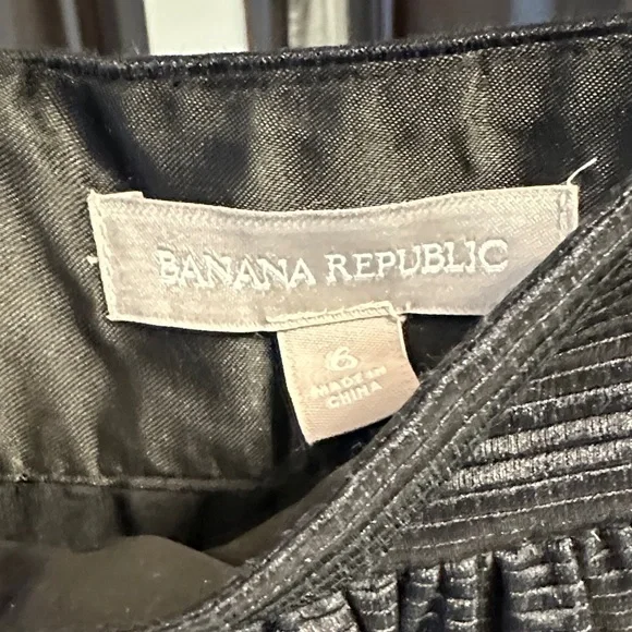 Banana Republic skirt. Size 6 - Picture 2 of 3